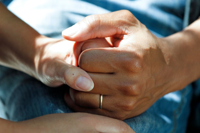 Cuidado de Encajes y Bordados en Vestidos de Novia: Guía Completa para Brillar en tu Gran Día