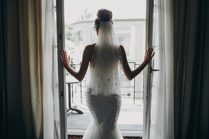 Vestidos de novia de lujo que elevarán el estilo en 2025